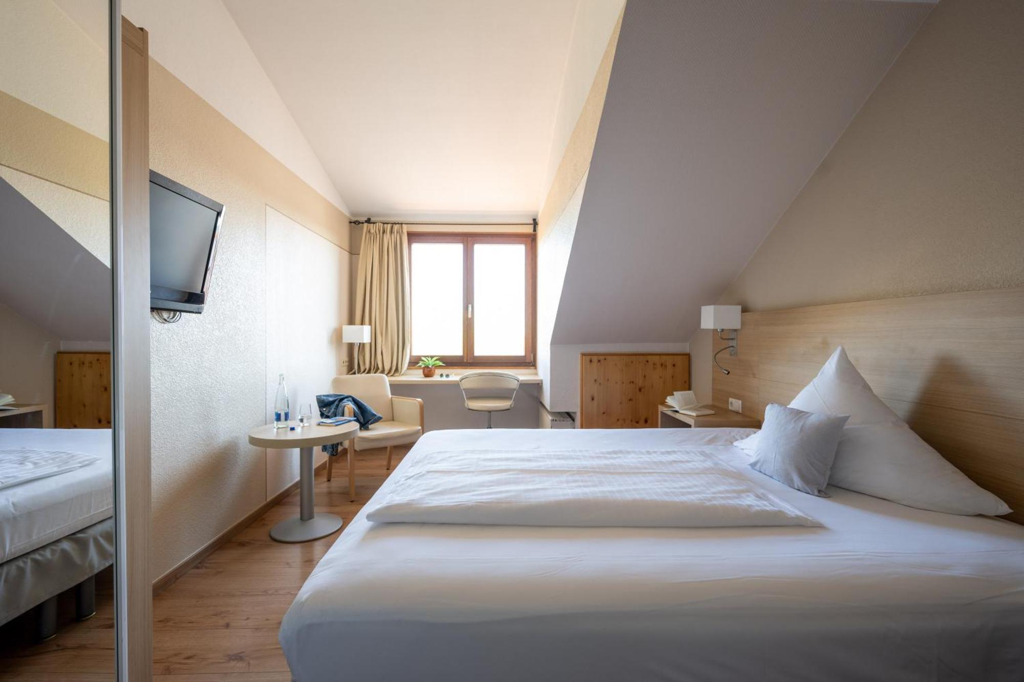Hotel Gasthof Roessle Stetten am Kalten Markt Buitenkant foto